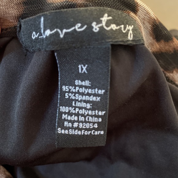 A Love Story Size 1x Lined Flowy Leopard Print Blouse Relaxed Sheer Flowy Arms - Picture 7 of 10